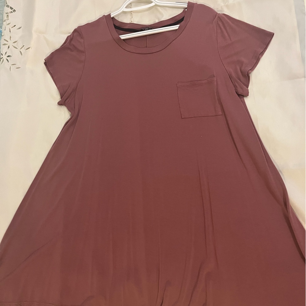 Woman’s oversized top